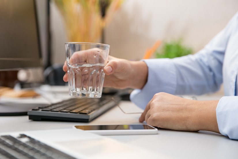 Dystrybutory wody w instytucjach publicznych – woda dla pracowników i interesantów