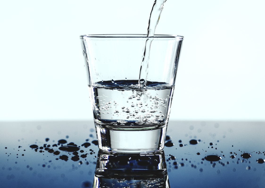 Woda i jej właściwości – udział wody w regulacji temperatury ciała